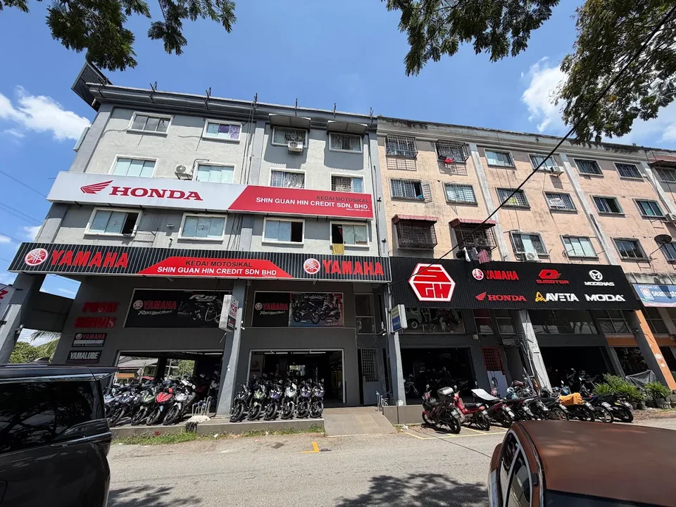 The Shin Guan Hin Credit showroom at Batu Caves HQ.